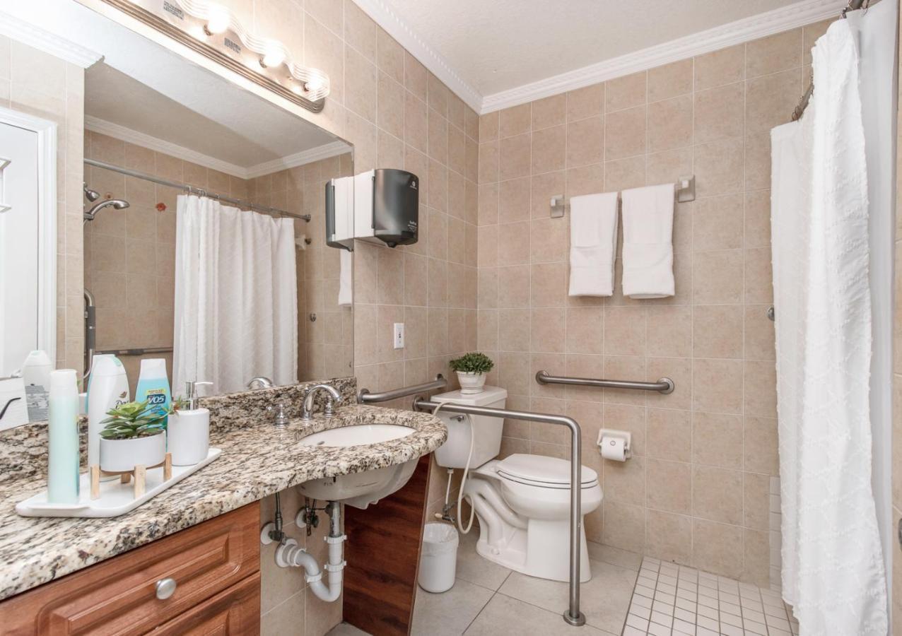 6 Bedroom Bucs Airport Mall Beach Wifi Тампа Экстерьер фото
